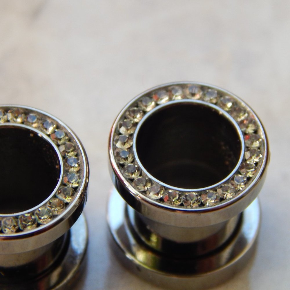 Spencer's / 00 crystal tunnels